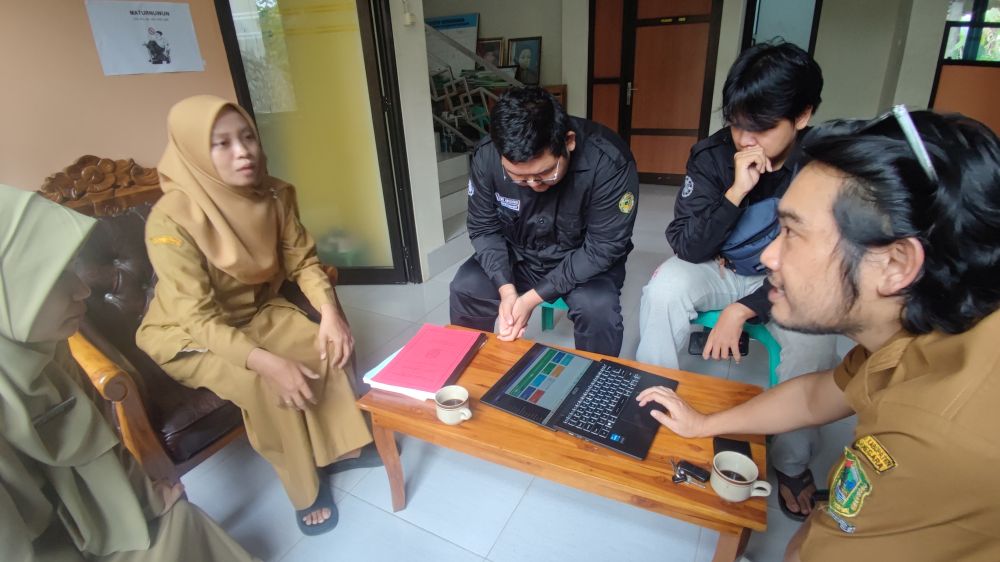 Sosialisasi Sistem Informasi Desa (SID) di Desa Kandangwangi