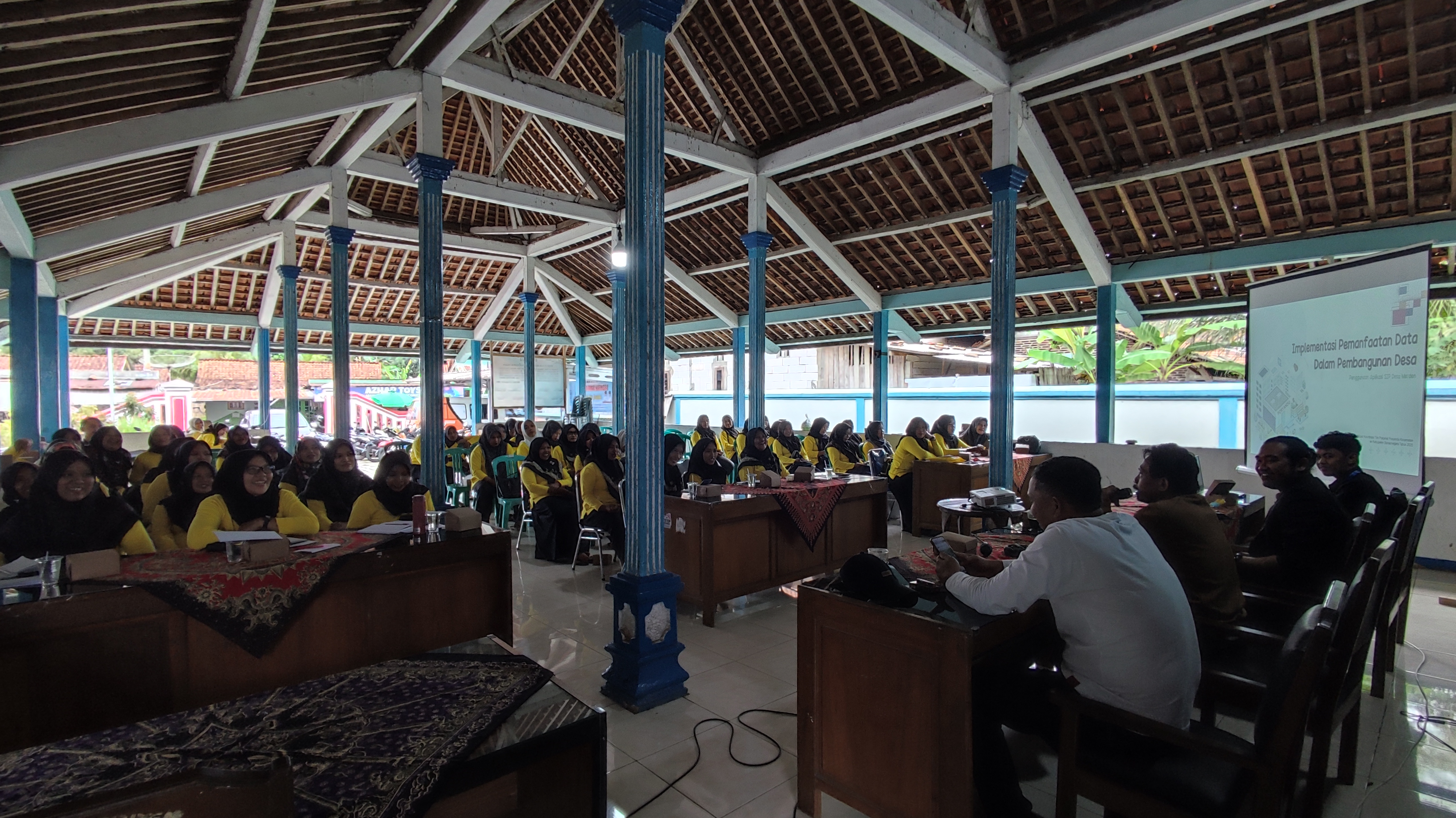 Sosialisasi dan Pelatihan Integrasi SID ke Aplikasi Posyandu Desa Merden, Kecamatan Purwanegara