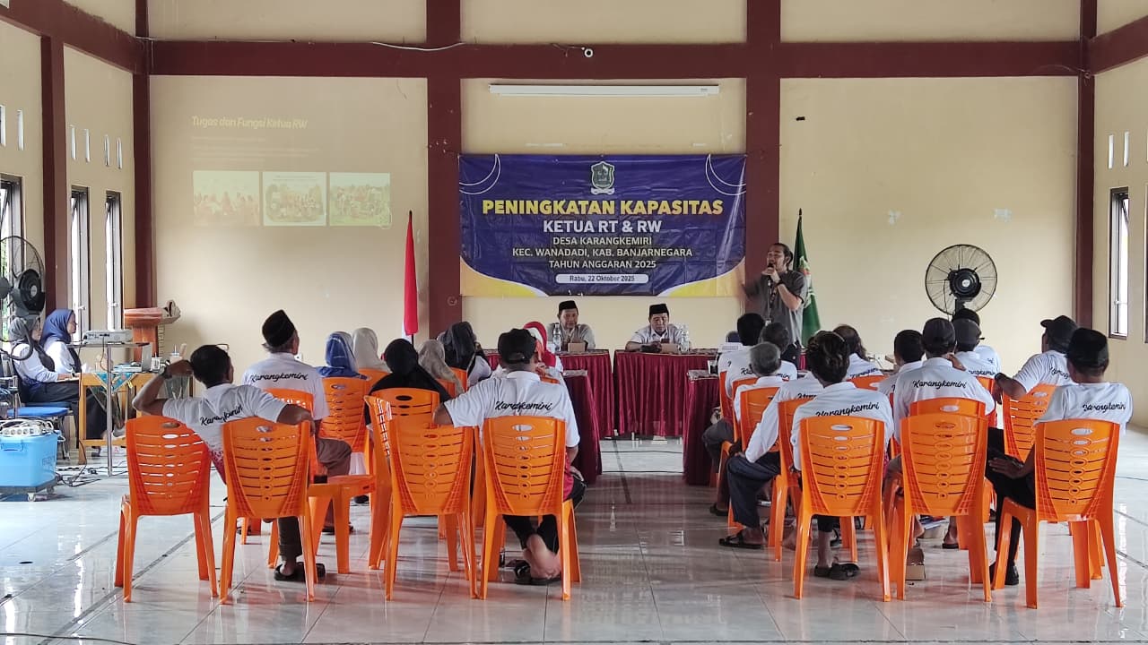 SID Masuk ke Basis! Sosialisasi SID dalam Peningkatan Kapasitas Ketua RT/RW Desa Karangkemiri